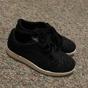 Nike Black Sneakers